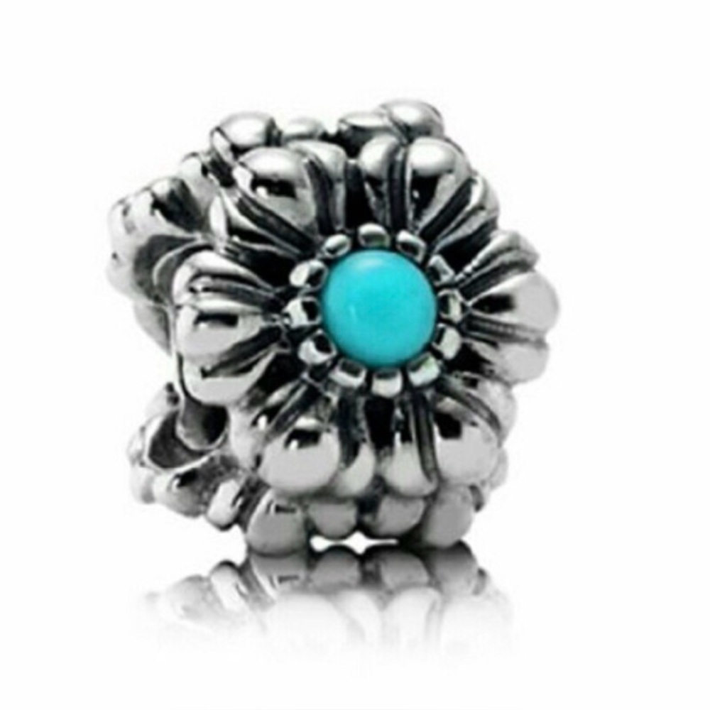 Pandora Retired Birthday Blooms December Charm
